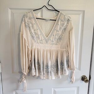 American Eagle Boho Embroidered Peasant Blouse Women’s Medium Cream Blue